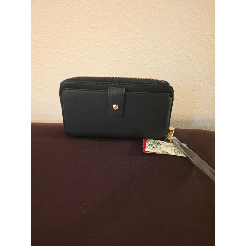 Badgley Mischka Black Quilted Long Wallet with Phone Pocket Wristlet BM-4178